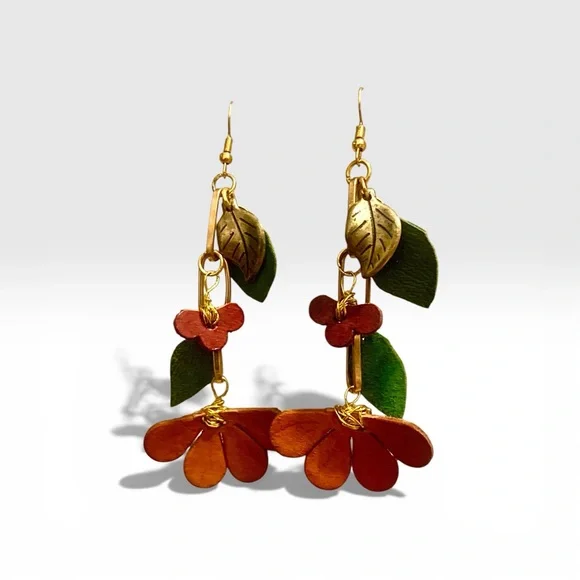 Handcrafted artisan leather earrings featuring leaves and flowers - Picture 7 of 8